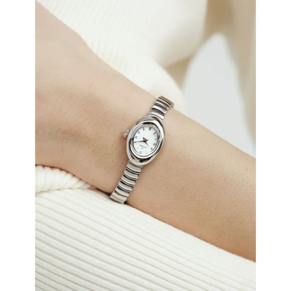 Mockberg Belle Oval Petite Silver - Image 4